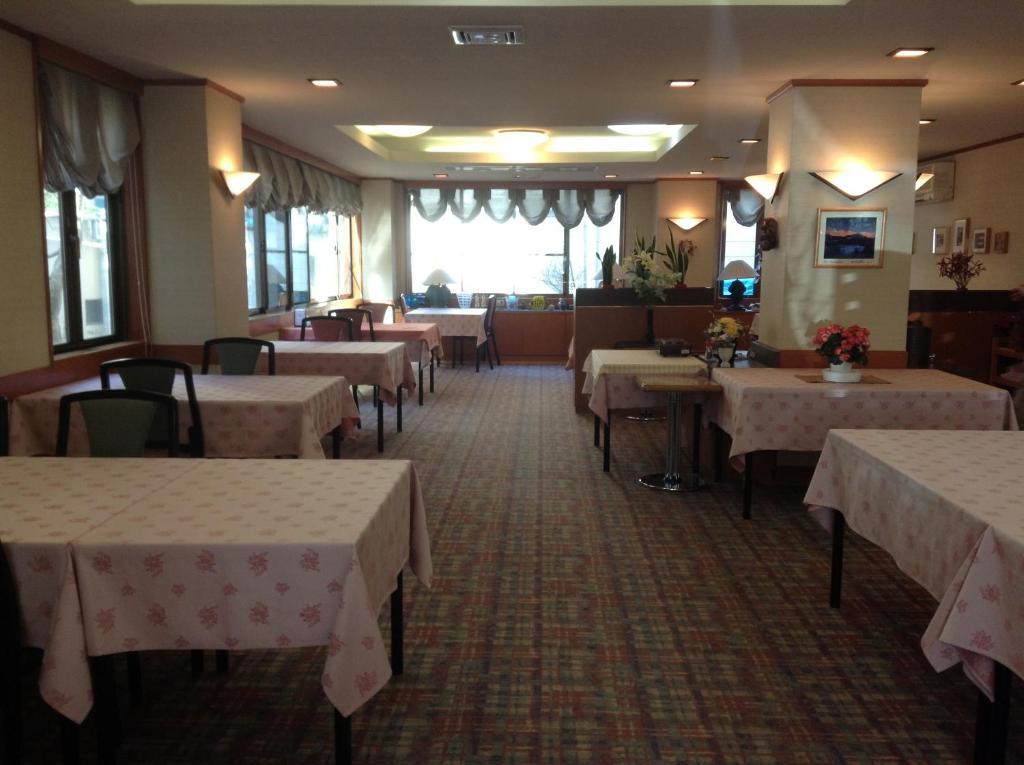 Bergtour Marukita Hotell Hakuba Exteriör bild